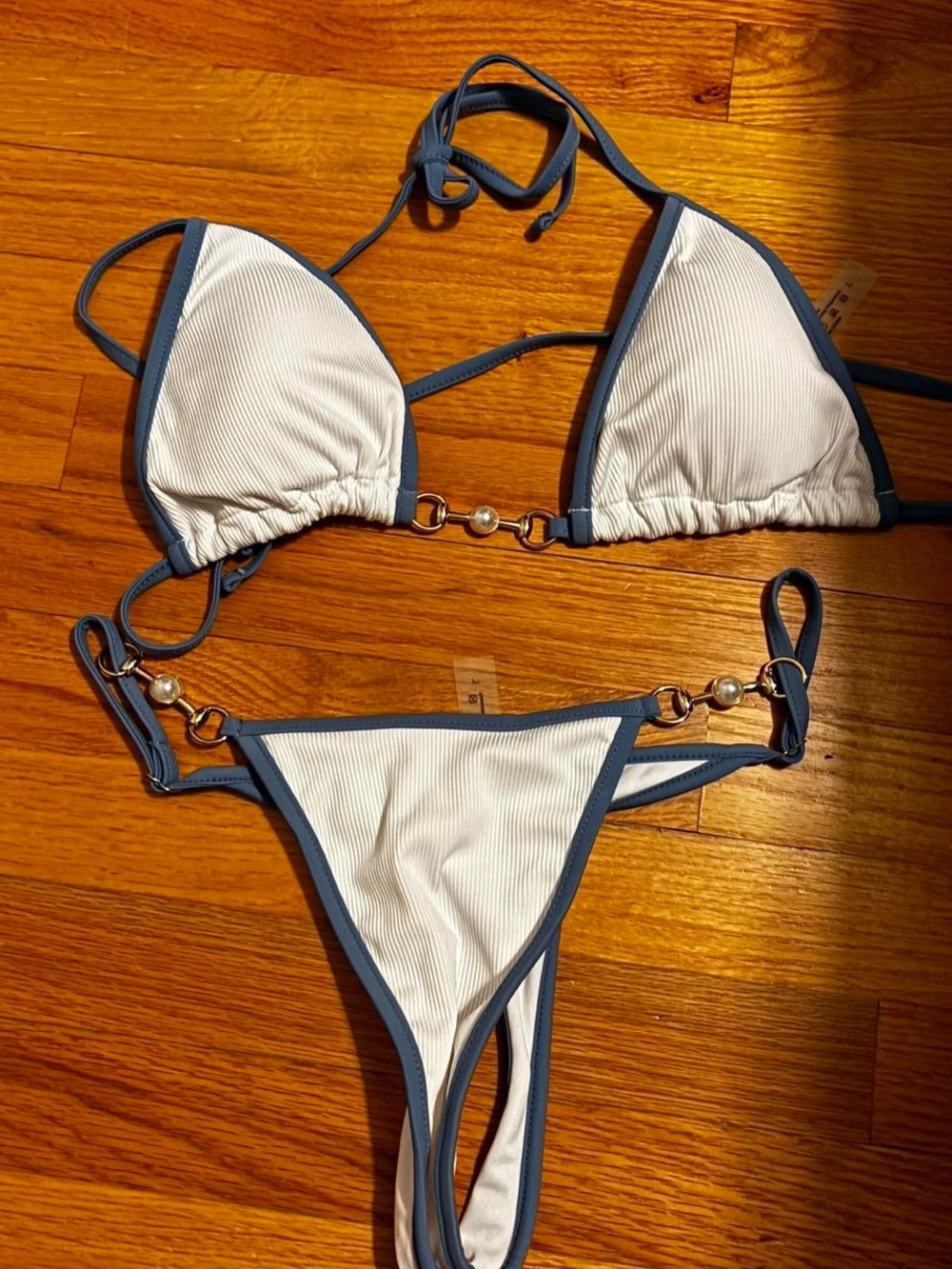 Bikini set - Picture 3 of 4